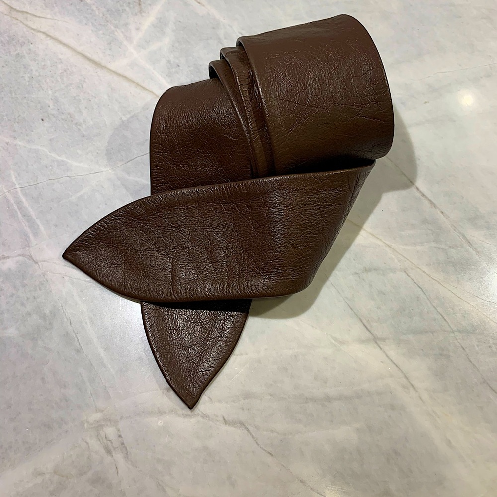 Classic Marks and Spencer brown leather pointed wrap belt waist 28”- 30”